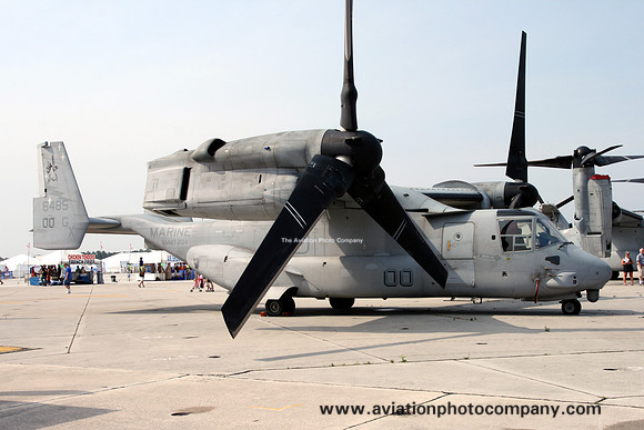 US Marines VMMT-204 Bell-Boeing MV-22B Osprey 166485/GX-00 at MCAS New River (2011)