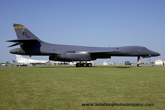 USAF 28 BW 77 BS Rockwell B-1B Lancer 86-0097/EL at RIAT Cottesmore (2000)