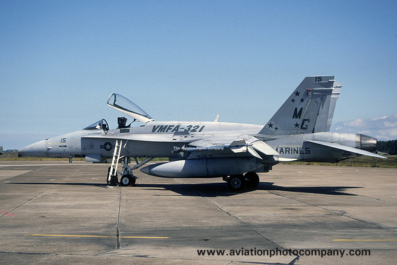US Marines VMFA-321 McDonnell Douglas F/A-18A Hornet 162425/MG-15 (2000)