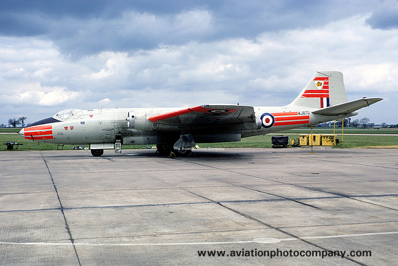 RAF 231 OCU English Electric Canberra T.4 WJ870 (1971)