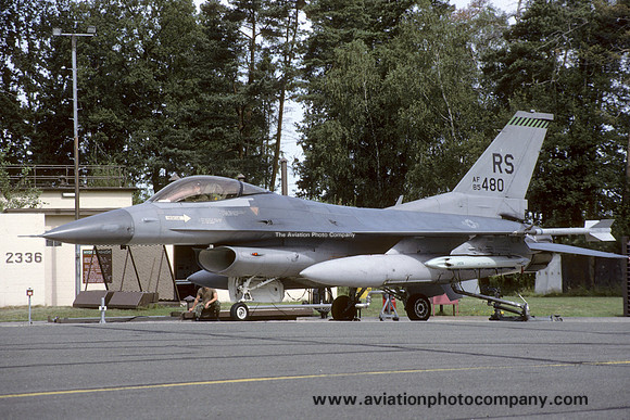 USAF 86 WG 512 FS General Dynamics F-16C Fighting Falcon 85-1480/RS (1992)