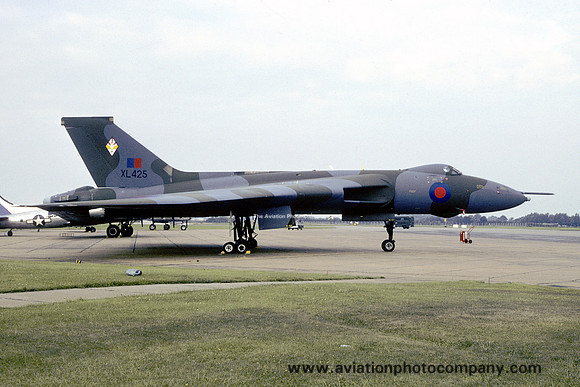 RAF 617 Squadron Avro Vulcan B.2 XL425 (1980)