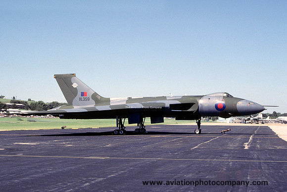 RAF 230 OCU Avro Vulcan B.2 XL359 (1980)