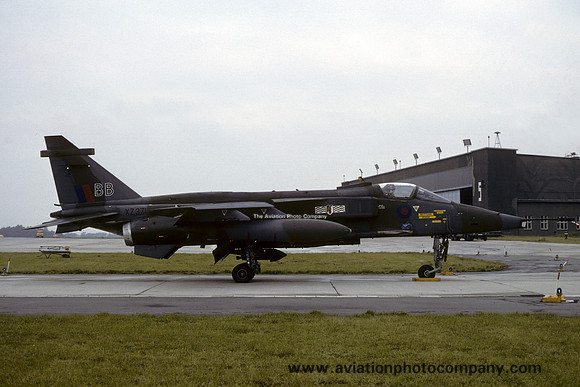 RAF 17 Squadron Sepecat Jaguar GR.1 XZ371/BB (1980)