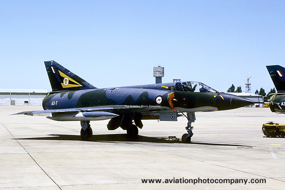 RAAF 2 OCU Dassault Mirage 3OA A3-7 (1981)