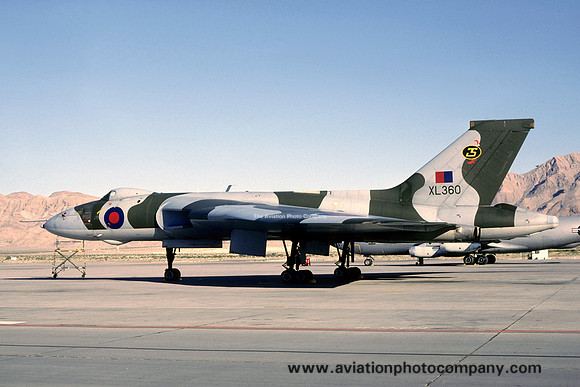 RAF 35 Squadron Avro Vulcan B.2 XL360 (1980)