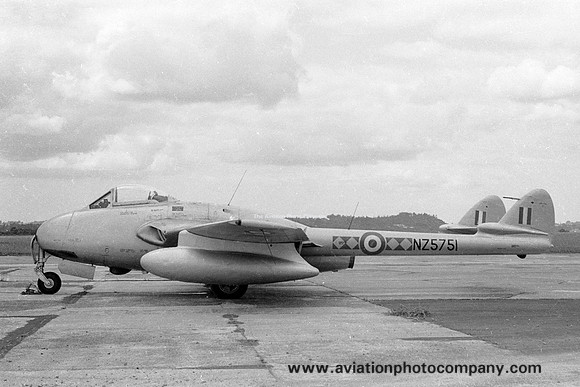 RNZAF 75 Squadron De Havilland Vampire FB.52 NZ5751 (1965)