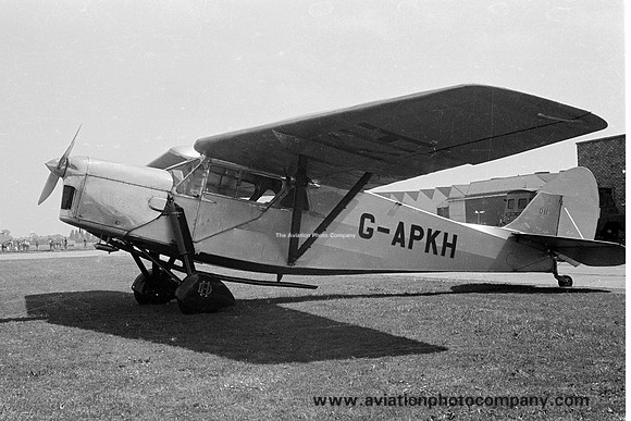 De Havilland DH.85 Leopard Moth G-APKH (1967)