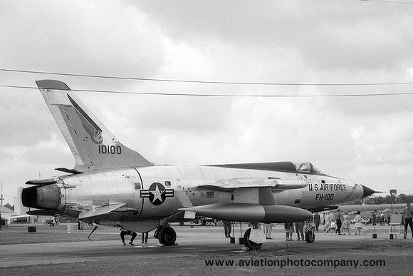 USAF 49 TFW Republic F-105D Thunderchief 61-0100 (1964)