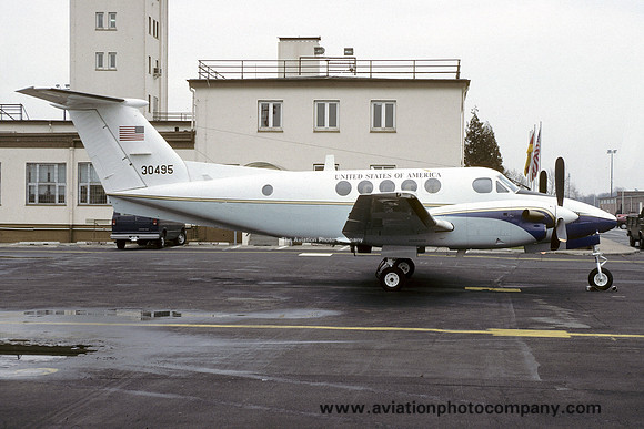 USAF Islamabad Embassy Flight Beech C-12D 83-0495 at Rhein Main AB (1994)