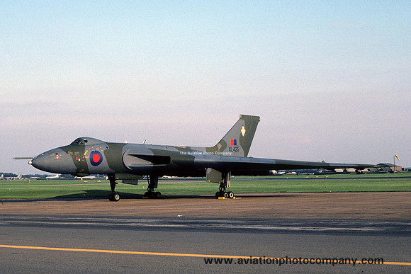 RAF 617 Squadron Avro Vulcan B.2 XL425 (1980)