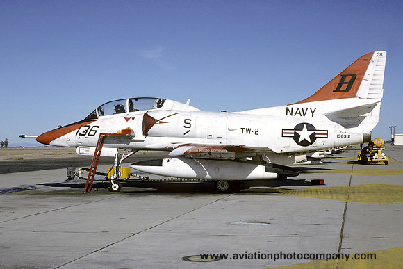 US Navy TW-2 Douglas TA-4J Skyhawk 156912/B-136 (1994)