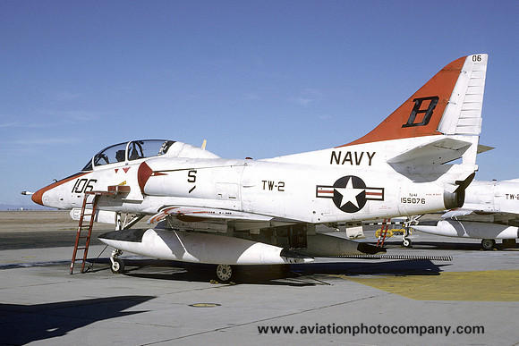 US Navy TW-2 Douglas TA-4J Skyhawk 155076/B-106 (1994)