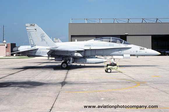 US Navy VFA-106 McDonnell Douglas F/A-18B Hornet 161924/AD-362 (1993)