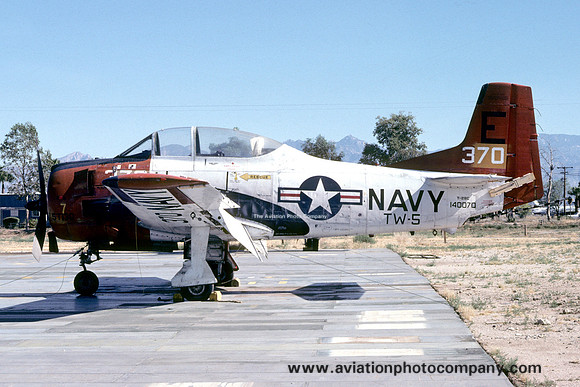 US Navy TAW-5 North American T-28C Trojan 140070/E-370 (1978)