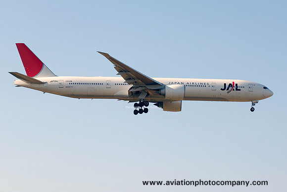 Japan Airlines Boeing 777-346ER JA734J (2008)