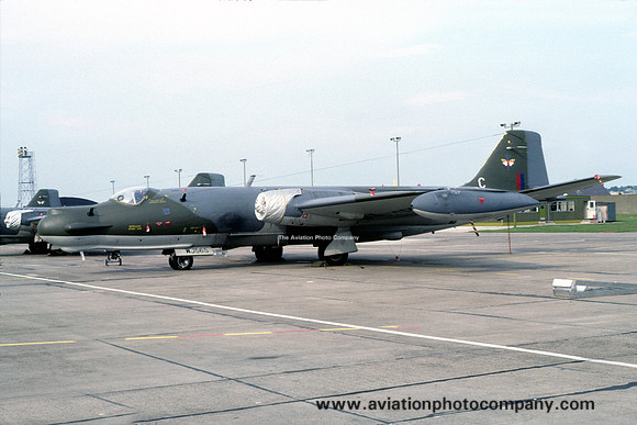 RAF 360 Squadron English Electric Canberra T.17 WJ565/C (1981)