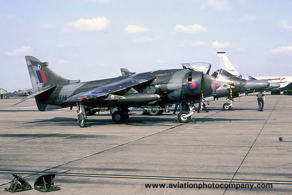 RAF 233 OCU Hawker Siddeley Harrier GR.3 XV744/D (1981)
