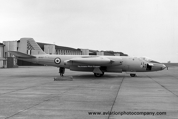 RAF 100 Squadron English Electric Canberra B.2 WH667/V at RAF Leuchars (1972)
