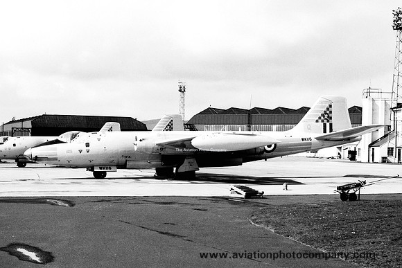 RAF 100 Squadron English Electric Canberra B.2 WK116/Q at RAF Leuchars (1972)