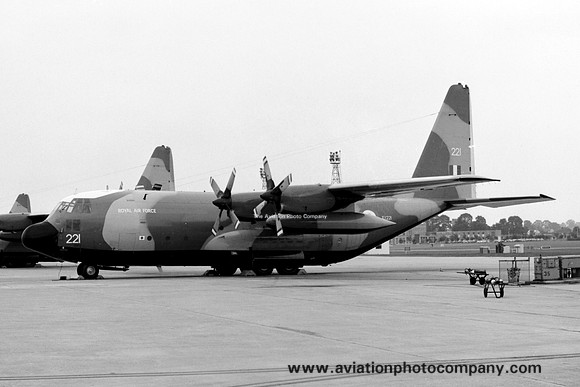 RAF LTW Lockheed C-130K Hercules C.1 XV221 (1972)