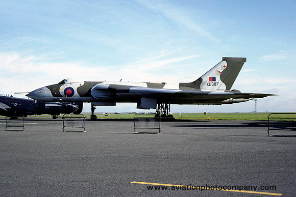 RAF 50 Squadron Avro Vulcan B.2 XL387 (1981)