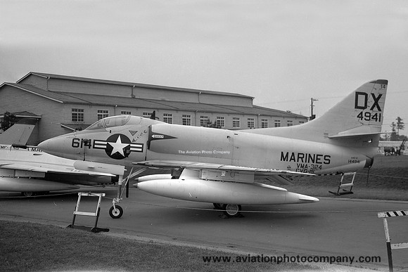 US Marines VMA-324 Douglas A-4C Skyhawk 149941/DX-614