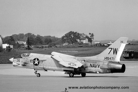 US Navy Willow Grove Chance F-8A Crusader 145471/7W-35