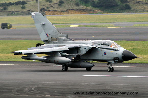 RAF Panavia Tornado GR.4 ZA556/047 at Lajes (2008)