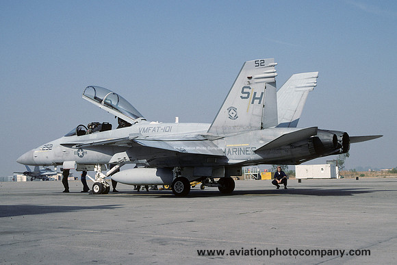 US Marines VMFAT-101 McDonnell Douglas F/A-18D Hornet 164009/SH-252 (1993)