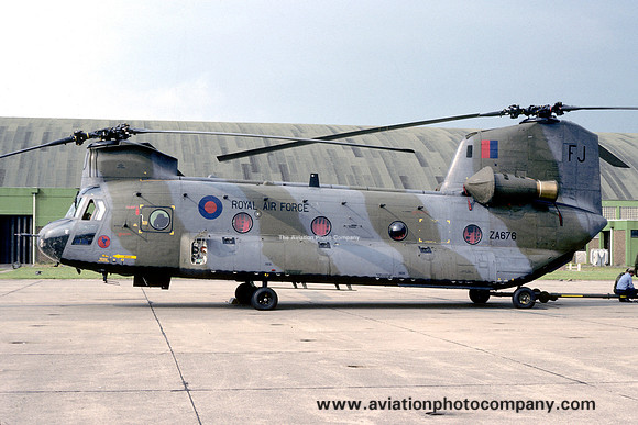 RAF 240 OCU Vertol Chinook HC.1 ZA676/FJ (1982)