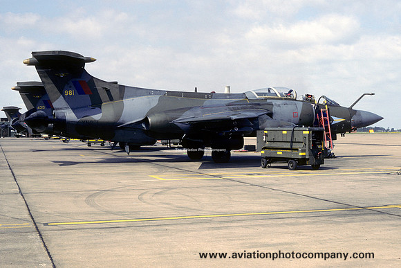 RAF 208 Squadron Blackburn Buccaneer S.2 XN981 (1981)