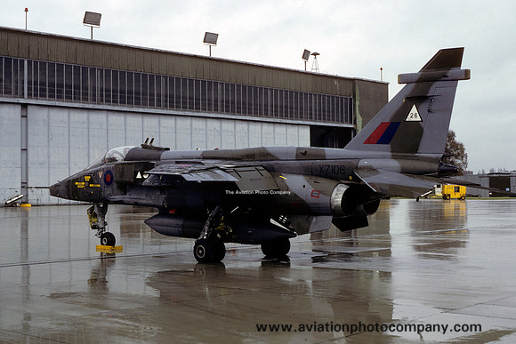 RAF 2 Squadron Sepecat Jaguar GR.1 XZ107 (1981)