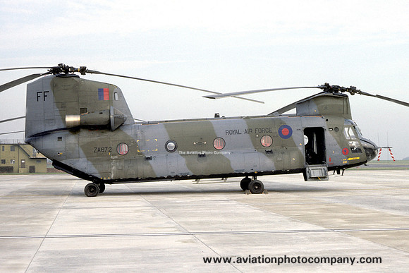 RAF 240 OCU Vertol Chinook HC.1 ZA672/FF (1981)