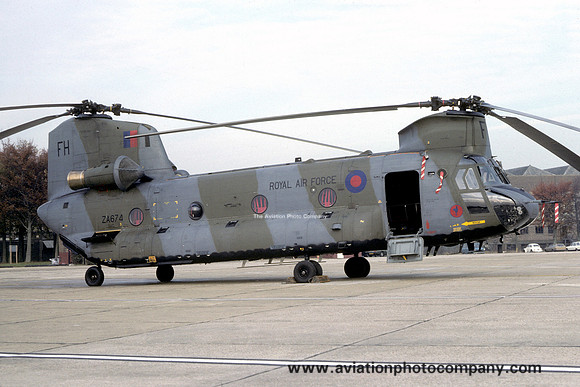 RAF 240 OCU Vertol Chinook HC.1 ZA674/FH (1981)