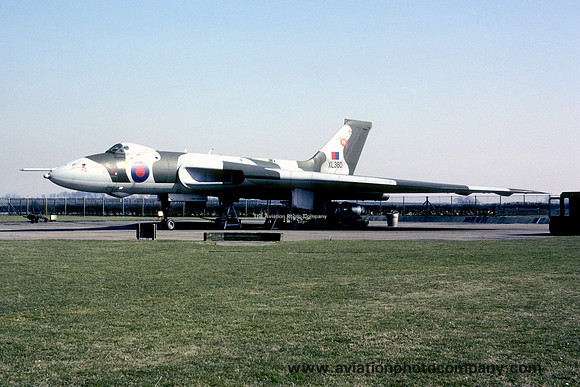 RAF 101 Squadron Avro Vulcan B.2 XL360 (1982)