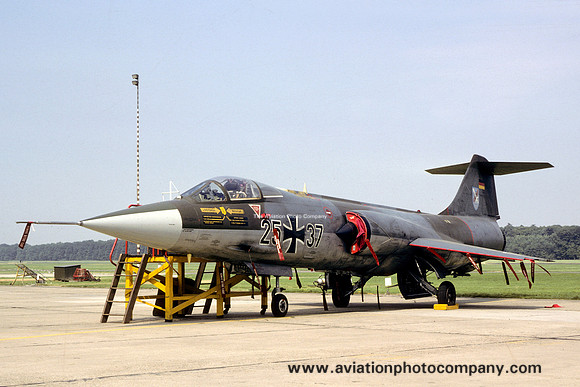 German Air Force JBG31 Lockheed F-104G Starfighter 25+37 (1982)