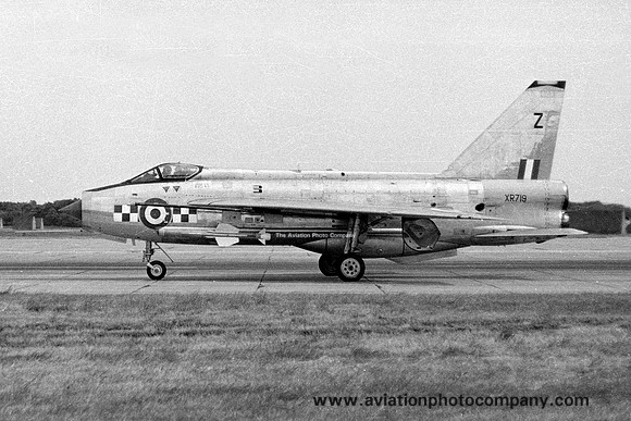 RAF 56 Squadron English Electric Lightning F.3 XR719/Z (1968)