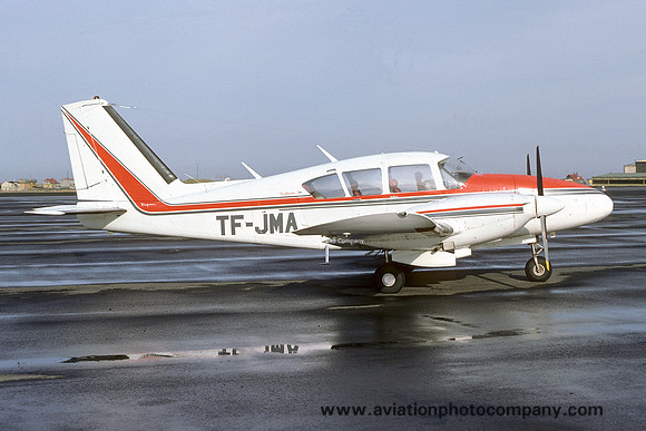 Piper PA-23-250 Aztec D TF-JMA (1977)