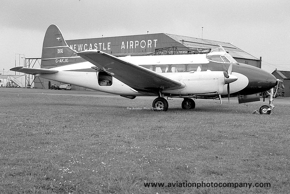 De Havilland DH.104 Dove 2B G-AKJG at Newcastle Woolsington (1961)