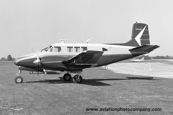 Beech 60 Queen Air N3000L (1961)