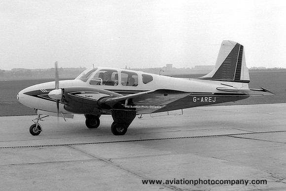 Beech B95 Travel Air G-AREJ (1961)
