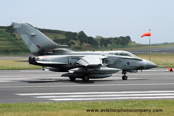 RAF Panavia Tornado GR.4 ZA453/022 at Lajes (2011)