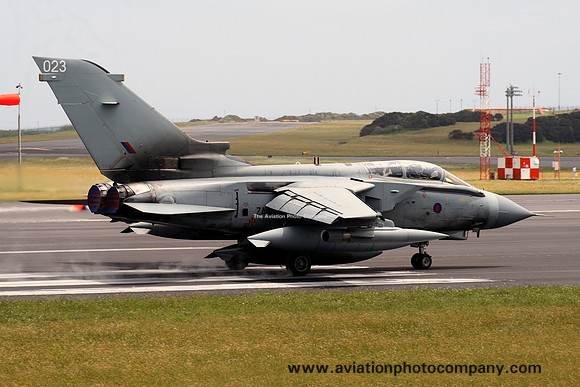 RAF Panavia Tornado GR.4 ZA456/023 at Lajes (2011)