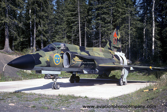 Swedish Air Force F4 SAAB Viggen JA-37 37307 (2001)