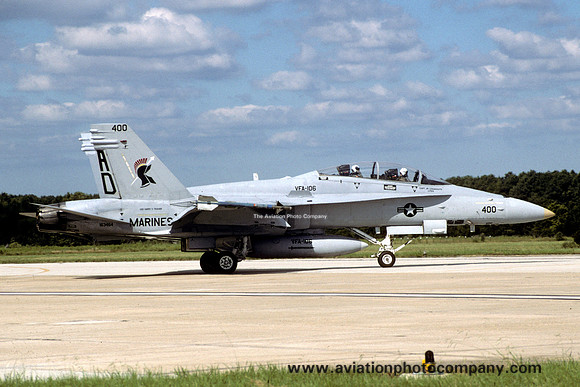 US Marines VFA-106 McDonnell Douglas F/A-18D Hornet 163464/AD-400 (2000)