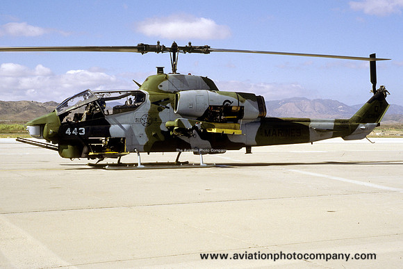 US Marines HMT-303 Bell AH-1W Cobra 163941/QR-443 (1999)