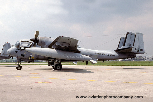 US Army 2 MIB Grumman RV-1D Mohawk 64-14246 (1991)