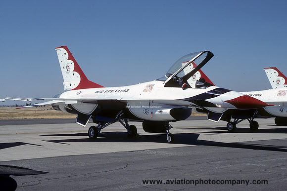USAF Thunderbirds GD F-16A Fighting Falcon "5" (1986)