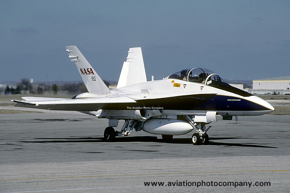 NASA McDonnell Douglas F-18B Hornet NASA-852 at Edwards AFB (1999)